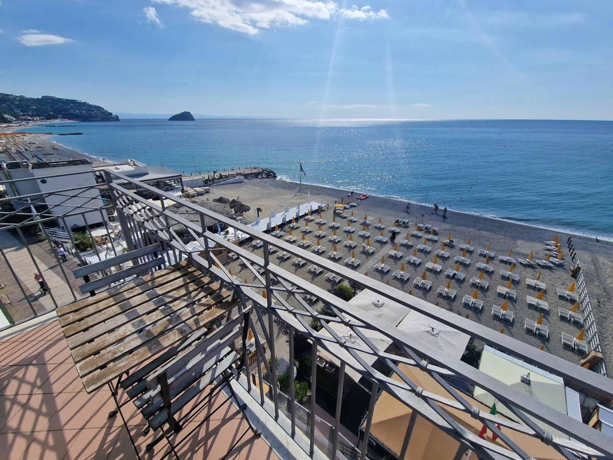 Hotel Miramare Spotorno Exterior photo